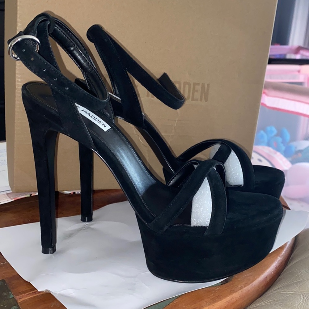 Steve Madden Marciana black suede heels